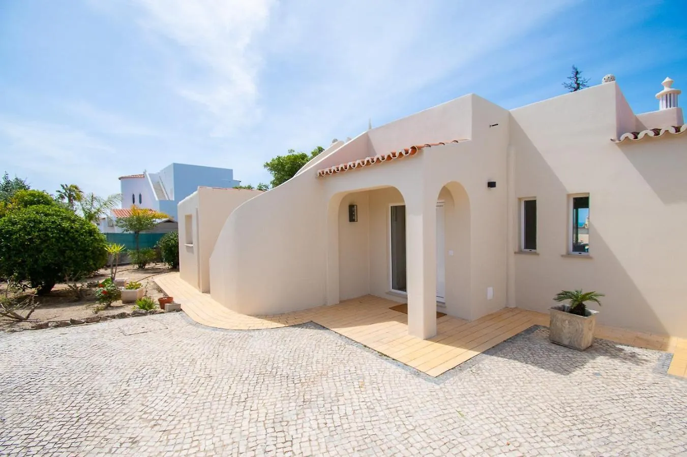 67 Adm - 3 Bed Villa Walking Distance To Carvoeiro Carvoeiro