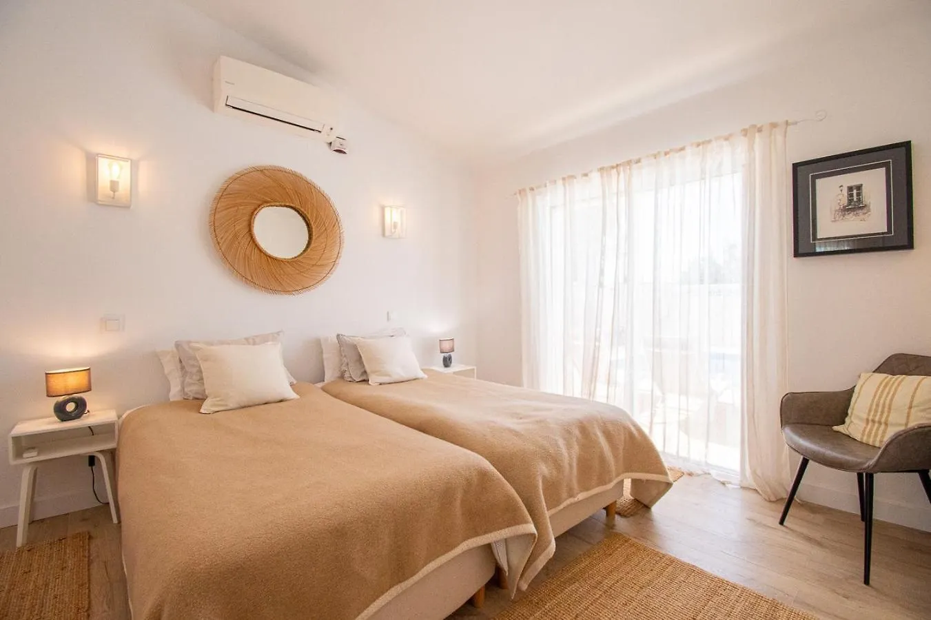 67 Adm - 3 Bed Villa Walking Distance To Carvoeiro Carvoeiro
