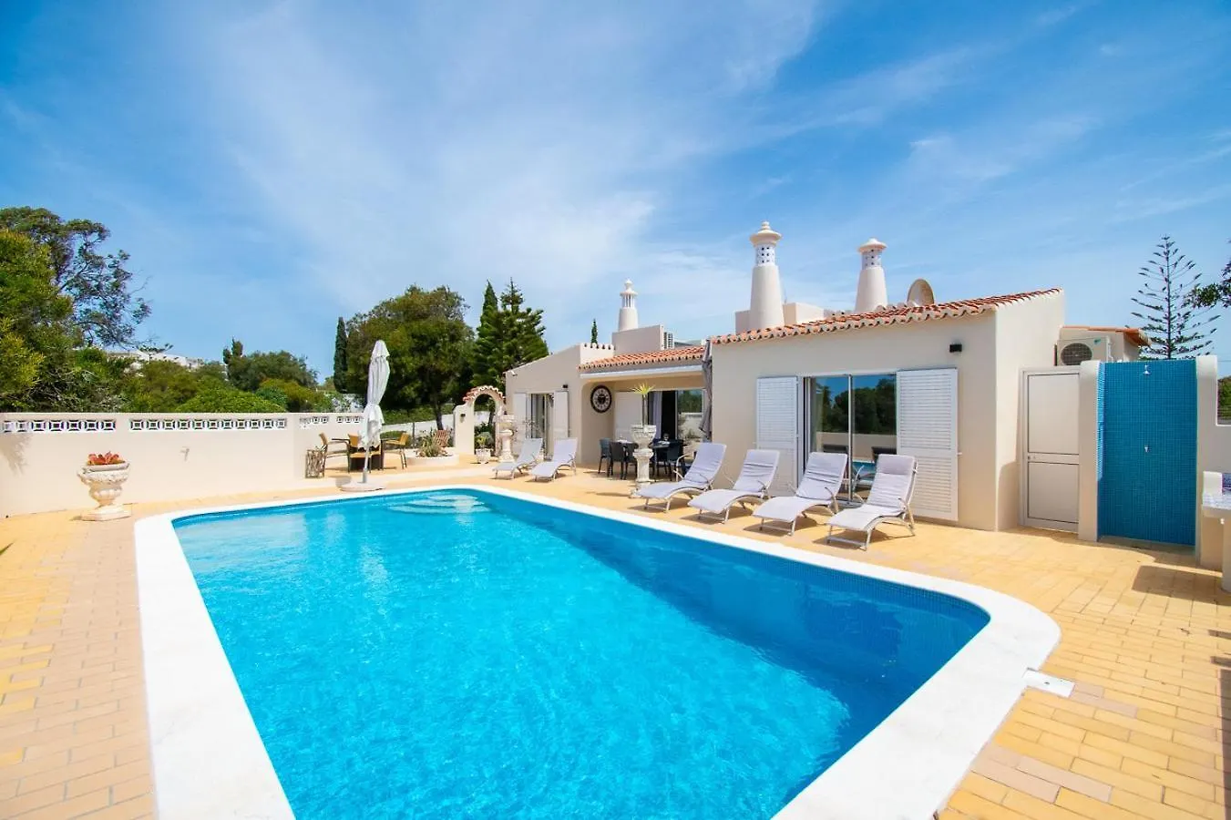 67 Adm - 3 Bed Villa Walking Distance To Carvoeiro Carvoeiro