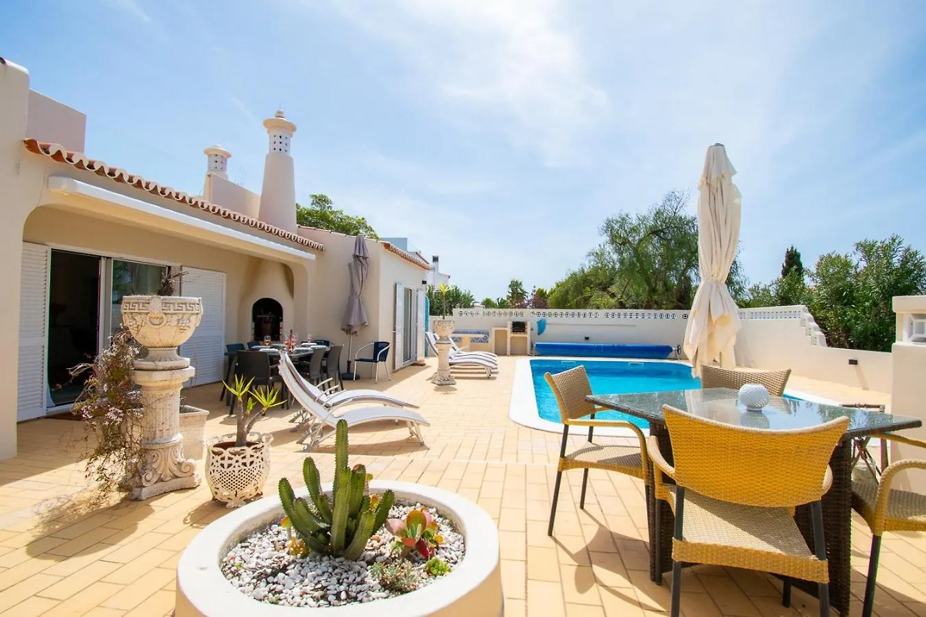 67 Adm - 3 Bed Villa Walking Distance To Carvoeiro Carvoeiro  Portugal