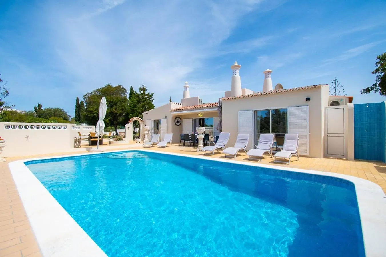 67 Adm - 3 Bed Villa Walking Distance To Carvoeiro Carvoeiro