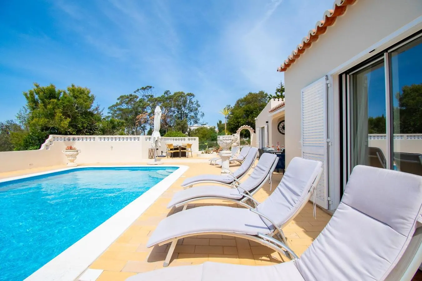 67 Adm - 3 Bed Villa Walking Distance To Carvoeiro Carvoeiro