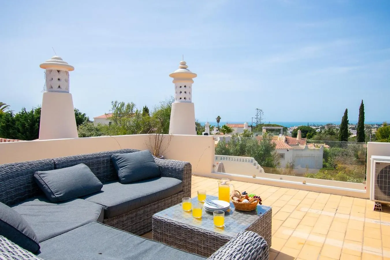 67 Adm - 3 Bed Villa Walking Distance To Carvoeiro Carvoeiro